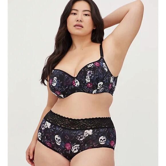 NWT Torrid full coverage balconette bra-skull black w/ boomerang 360 Sz 38C - Picture 1 of 6